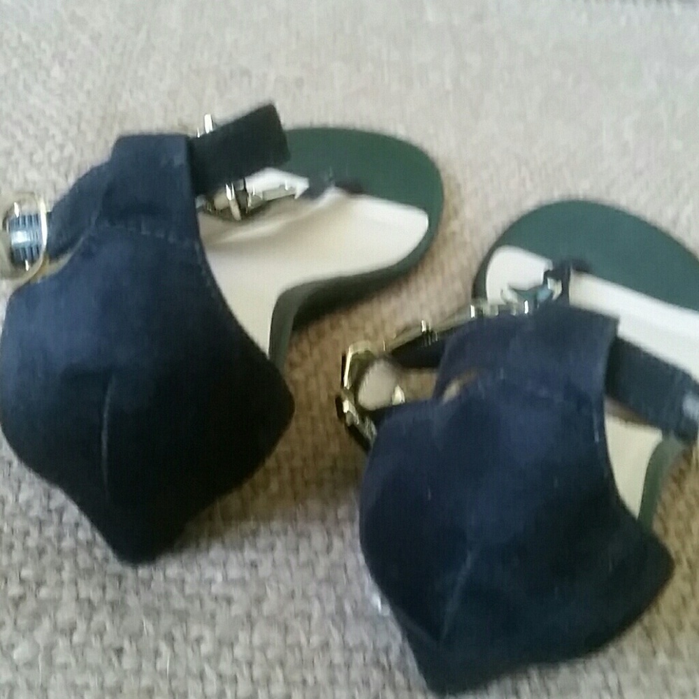 Sandals - Picture 5 of 7